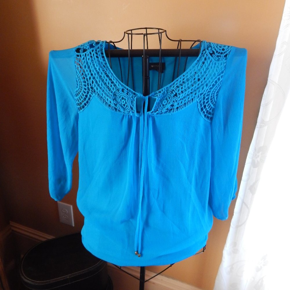 Ladies AB Studio Blouse  Size M  Long-Sleeve  Turquoise Blue